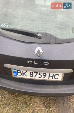 Седан Renault Clio 2008 в Сарнах