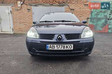 Хэтчбек Renault Clio 2004 в 