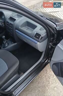 Седан Renault Clio 2007 в 
