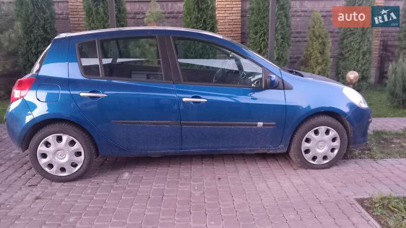 Хэтчбек Renault Clio 2007 в Ровно