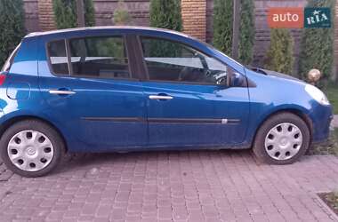Хэтчбек Renault Clio 2007 в 