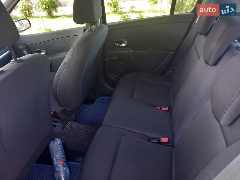 Хэтчбек Renault Clio 2007 в Ровно