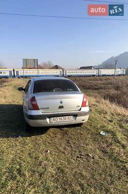 Седан Renault Clio 2006 в Хусті