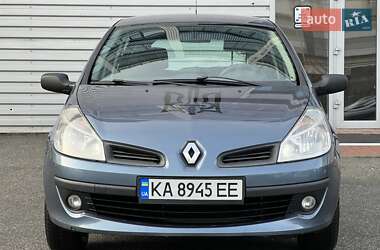 Хэтчбек Renault Clio 2006 в 