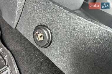 Хэтчбек Renault Clio 2006 в 