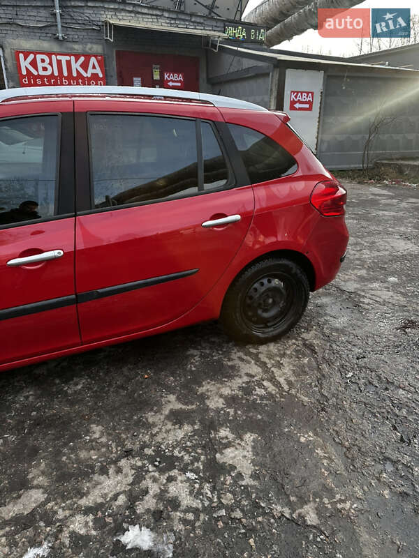 Универсал Renault Clio 2008 в Киеве