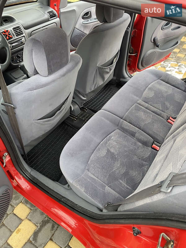 Хэтчбек Renault Clio 1998 в Залещиках фото 9 Хэтчбек Renault Clio 1998 в Залещиках