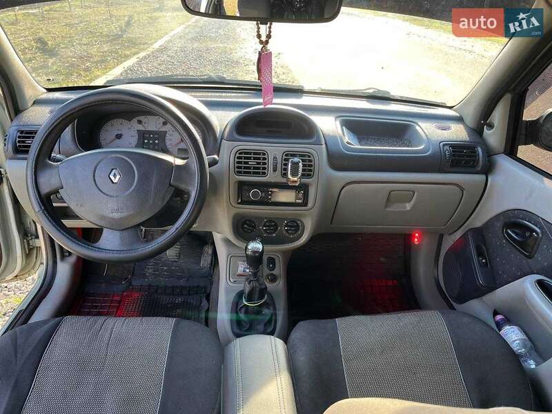 Хэтчбек Renault Clio 2003 в Днепре