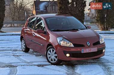 Хэтчбек Renault Clio 2006 в Дубно