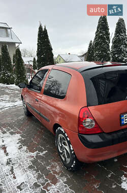 Хэтчбек Renault Clio 2003 в 