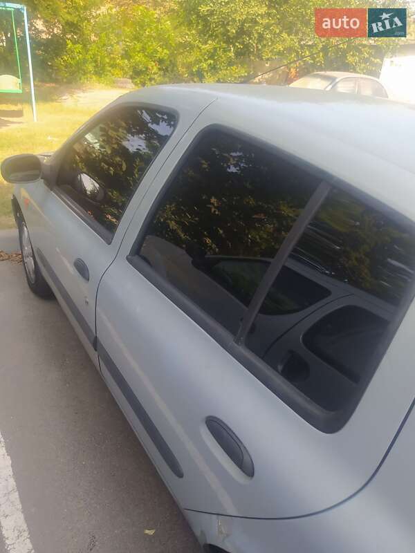 Renault Clio 2001