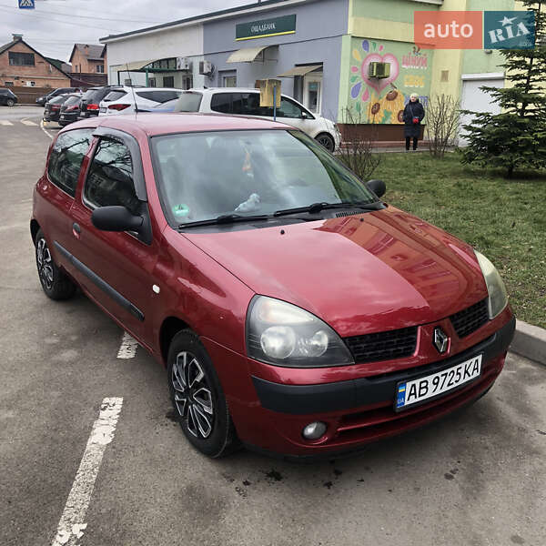 Хэтчбек Renault Clio 2003 в 