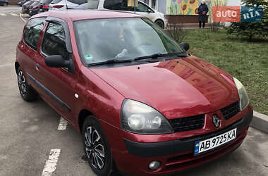 Хэтчбек Renault Clio 2003 в 