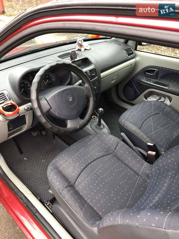 Хэтчбек Renault Clio 2003 в Виннице