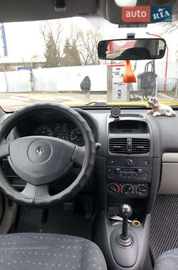Хэтчбек Renault Clio 2003 в 