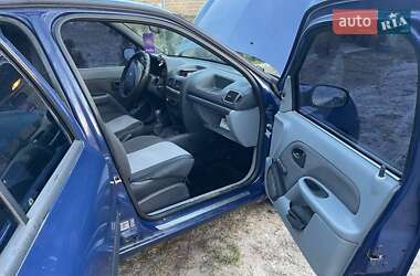 Седан Renault Clio 2006 в 