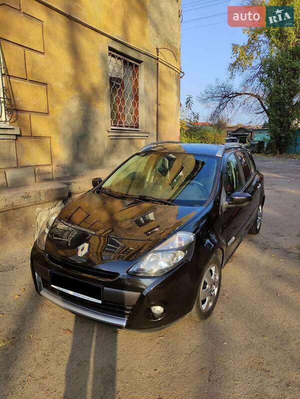 Универсал Renault Clio 2010 в 