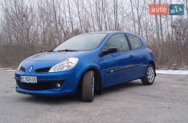 Хетчбек Renault Clio 2005 в Охтирці