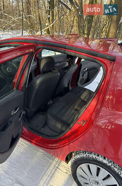 Хэтчбек Renault Clio 2008 в 