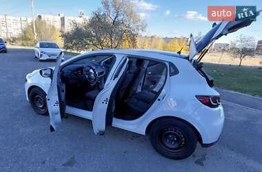 Хетчбек Renault Clio 2015 в 