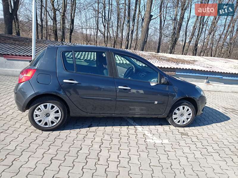 Хэтчбек Renault Clio 2006 в Виннице