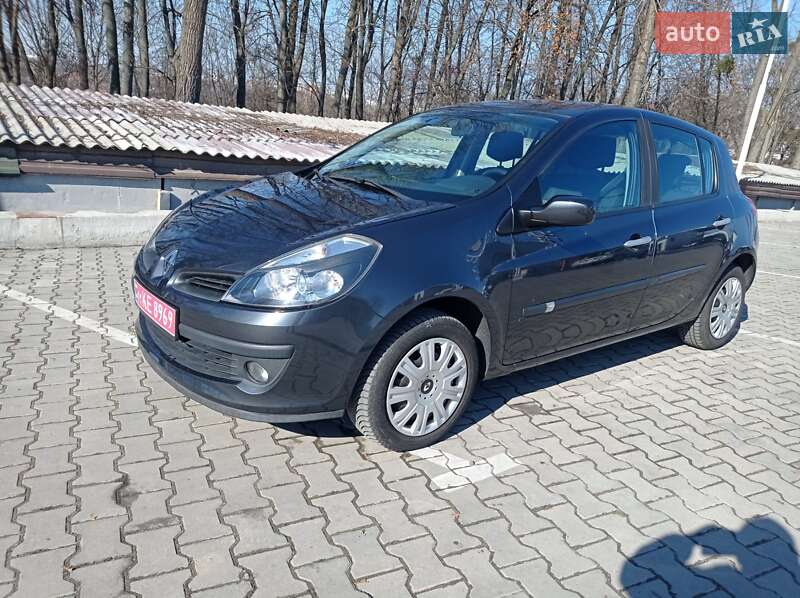 Хэтчбек Renault Clio 2006 в Виннице