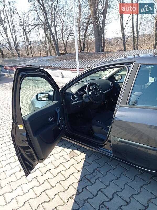 Хэтчбек Renault Clio 2006 в Виннице