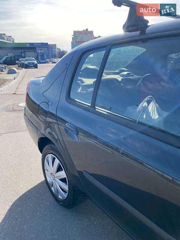 Седан Renault Clio 2006 в Кременчуге