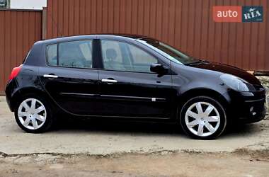 Хэтчбек Renault Clio 2006 в 