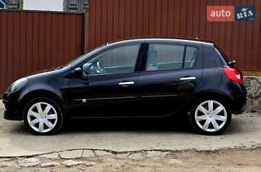 Хэтчбек Renault Clio 2006 в 