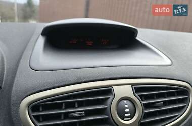Хэтчбек Renault Clio 2006 в 