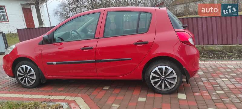 Хэтчбек Renault Clio 2009 в Умани