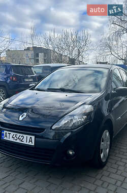 Хэтчбек Renault Clio 2012 в 
