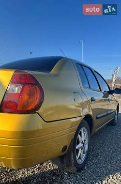 Хэтчбек Renault Clio 2002 в 