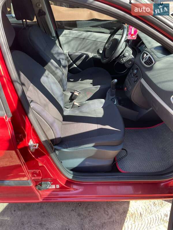 Универсал Renault Clio 2008 в Лебедине