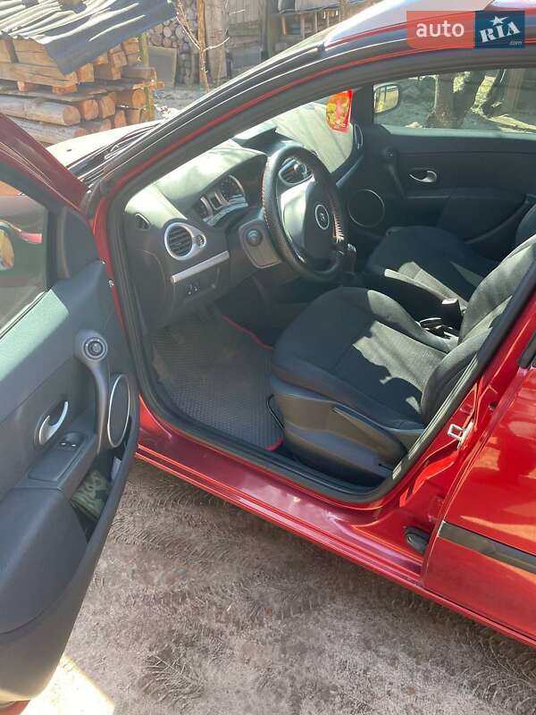 Универсал Renault Clio 2008 в Лебедине