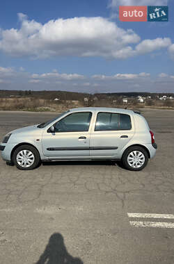 Хэтчбек Renault Clio 2001 в 