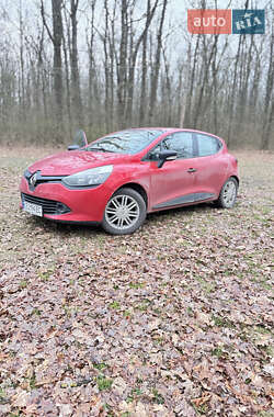 Хэтчбек Renault Clio 2012 в 