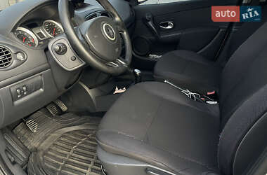 Хэтчбек Renault Clio 2007 в 