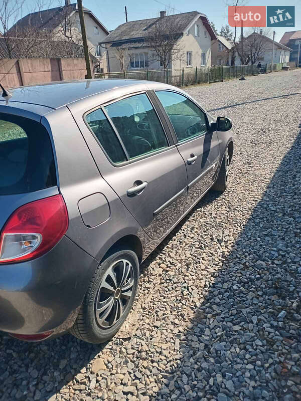 Хетчбек Renault Clio 2010 в Івано-Франківську