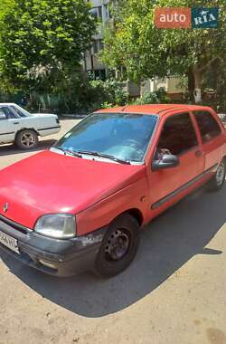 Хэтчбек Renault Clio 1997 в 