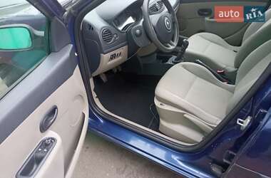 Хэтчбек Renault Clio 2006 в 