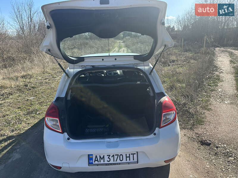 Хэтчбек Renault Clio 2012 в Овруче