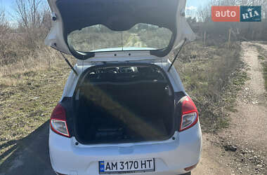 Хэтчбек Renault Clio 2012 в 