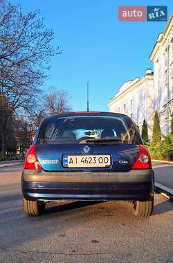 Хэтчбек Renault Clio 2003 в 
