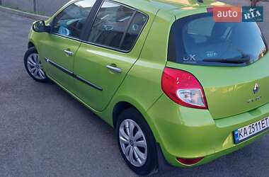 Хэтчбек Renault Clio 2009 в 