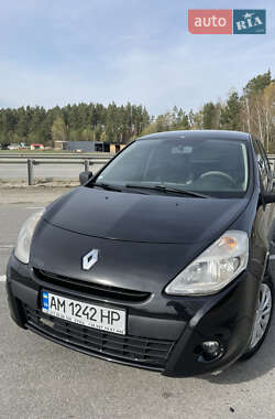 Хэтчбек Renault Clio 2011 в 
