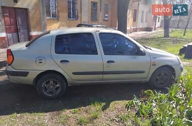 Хэтчбек Renault Clio 2003 в 