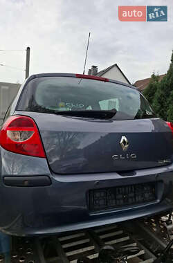 Хетчбек Renault Clio 2006 в 