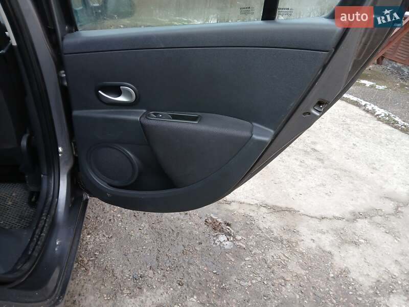 Хэтчбек Renault Clio 2008 в Кривом Роге фото 9 Хэтчбек Renault Clio 2008 в Кривом Роге